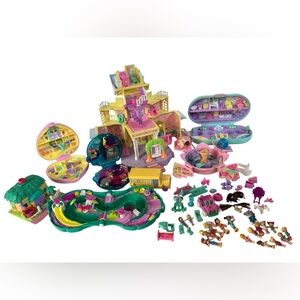 Polly Pocket 1990s Townhouse and multiple sets
